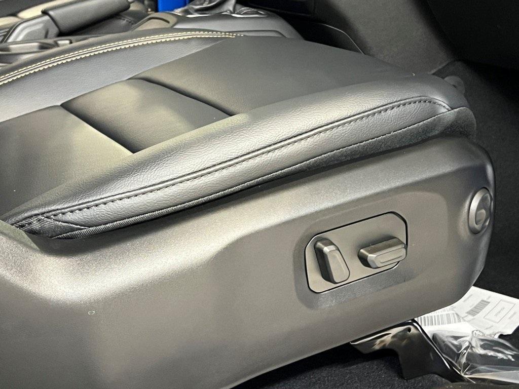 new 2025 Jeep Wrangler car, priced at $47,827