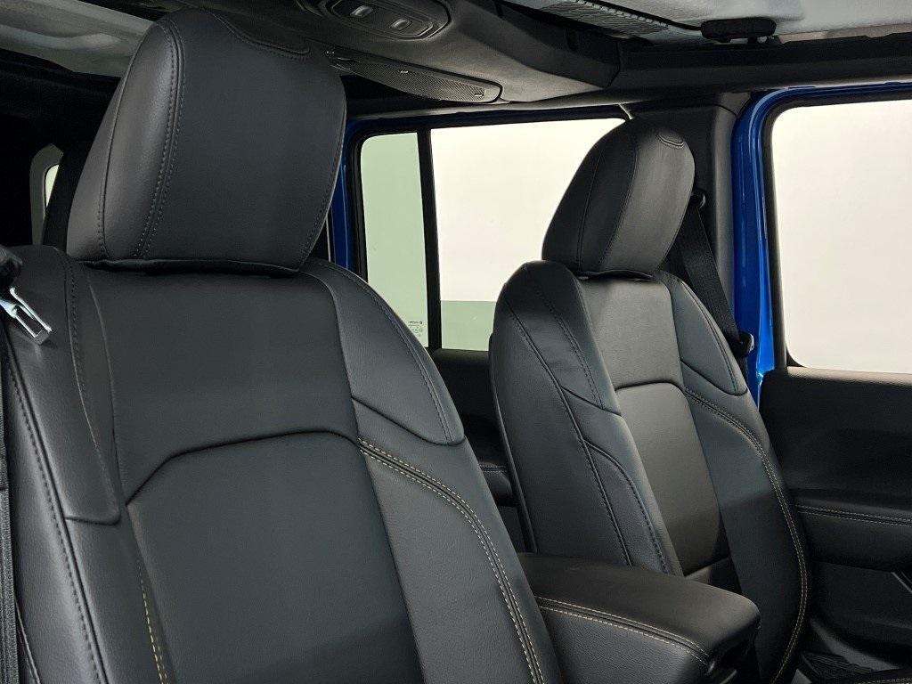 new 2025 Jeep Wrangler car, priced at $47,827