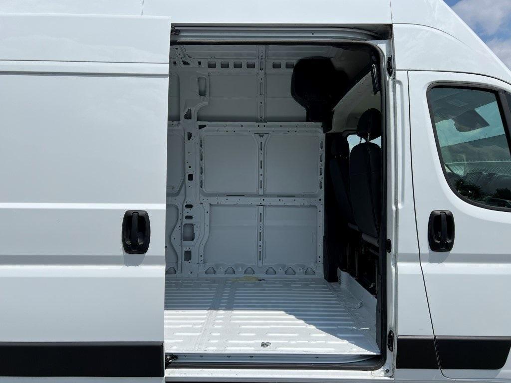 new 2024 Ram ProMaster 3500 car, priced at $53,612