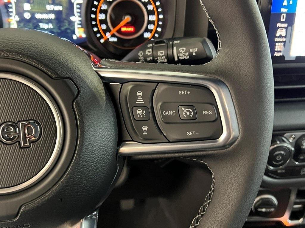 new 2025 Jeep Wrangler car, priced at $51,979