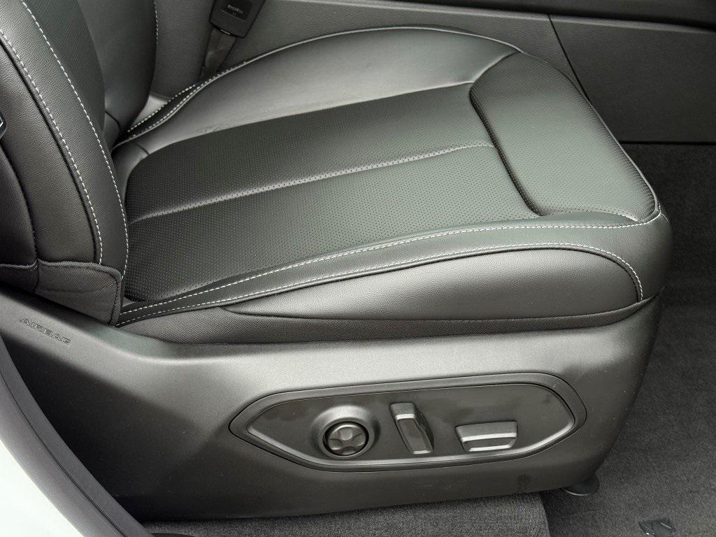 new 2025 Jeep Grand Cherokee L car, priced at $50,642