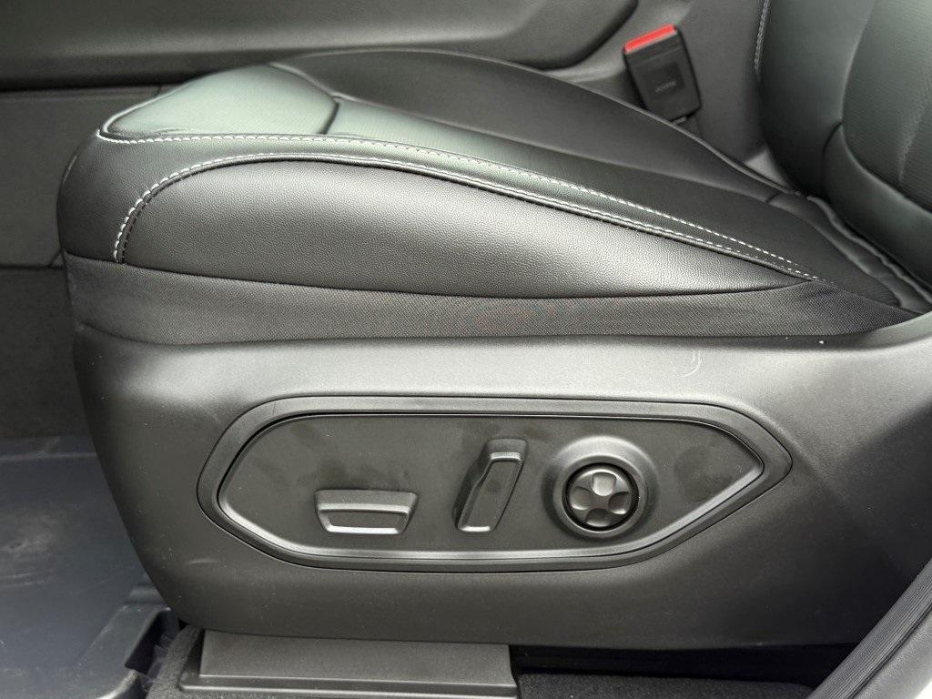new 2025 Jeep Grand Cherokee L car, priced at $50,642