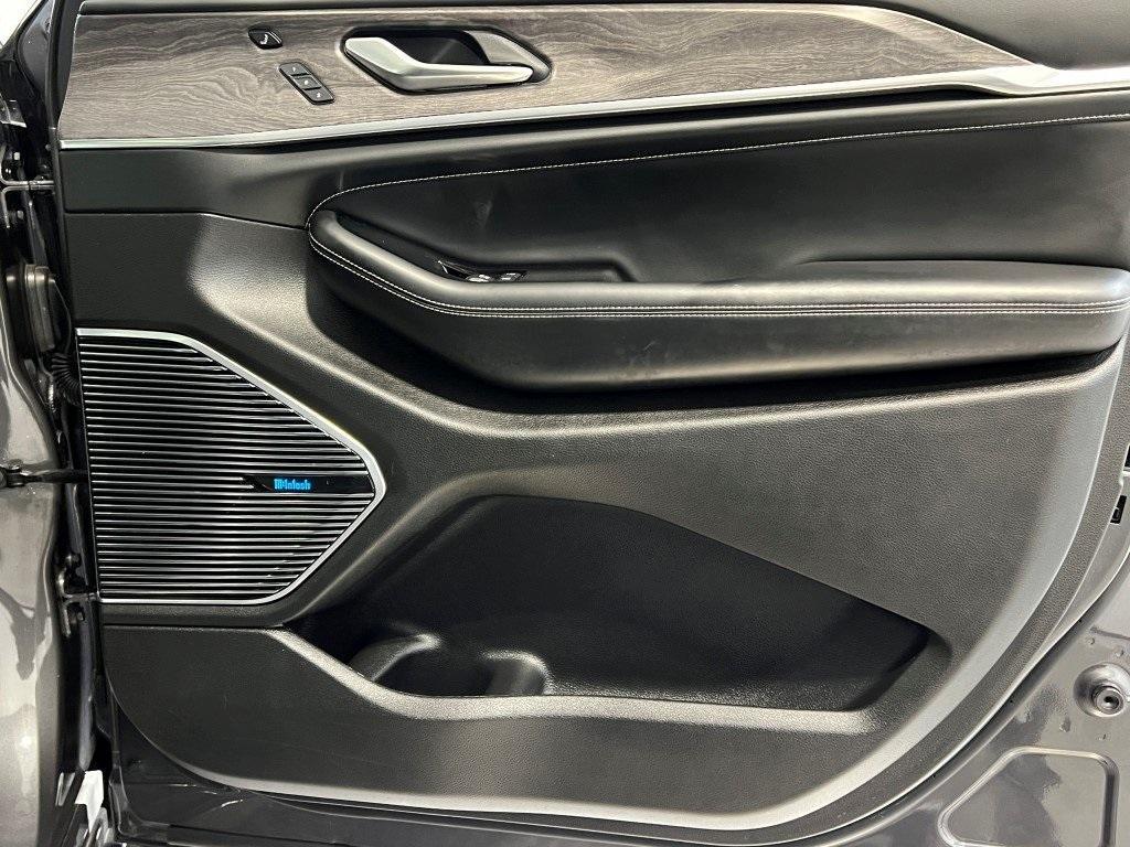 used 2022 Jeep Grand Cherokee car, priced at $38,800
