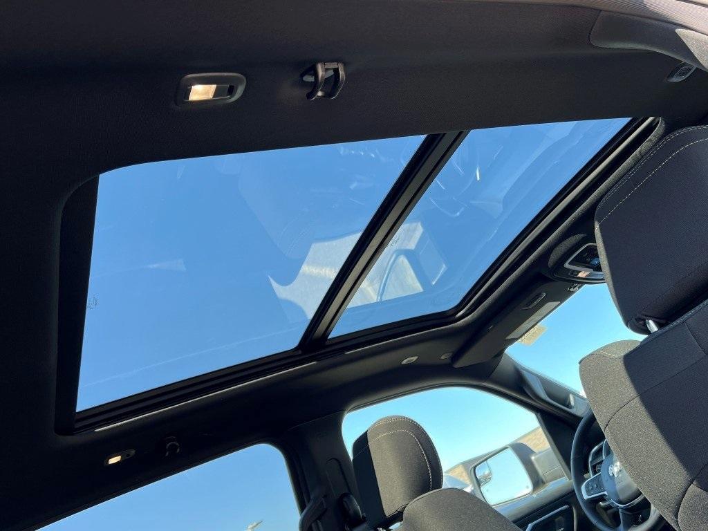 new 2025 Ram 1500 car, priced at $52,209