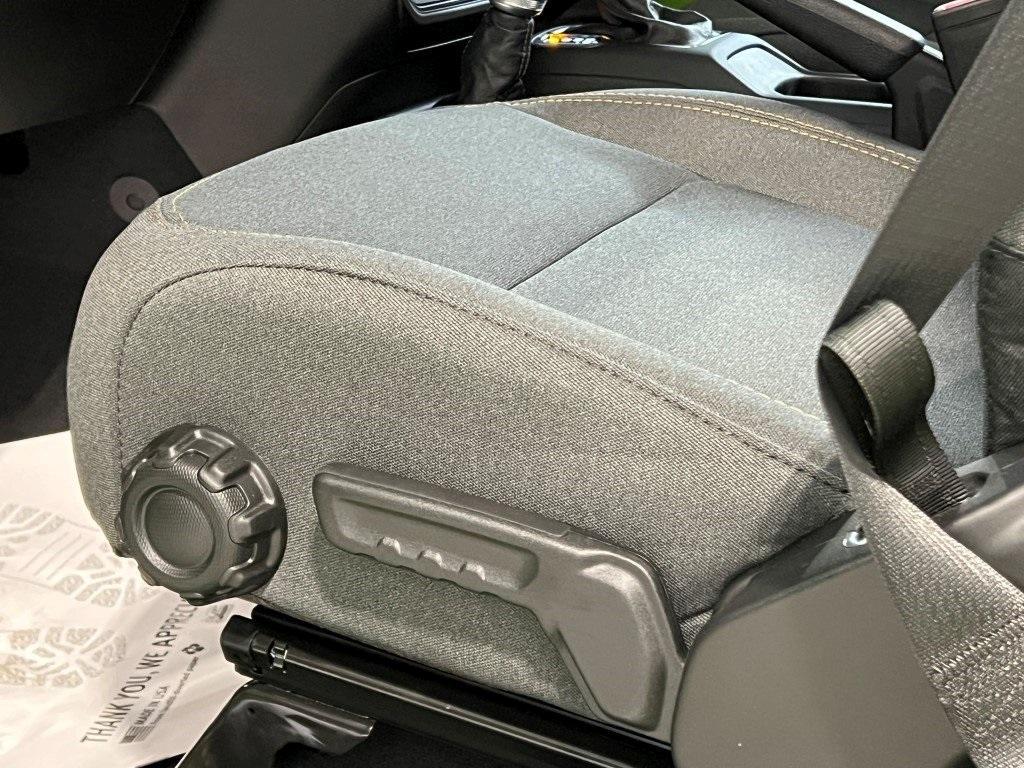 new 2025 Jeep Wrangler car, priced at $46,112