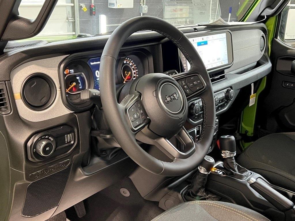new 2025 Jeep Wrangler car, priced at $46,112