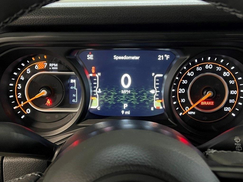 new 2025 Jeep Wrangler car, priced at $46,112