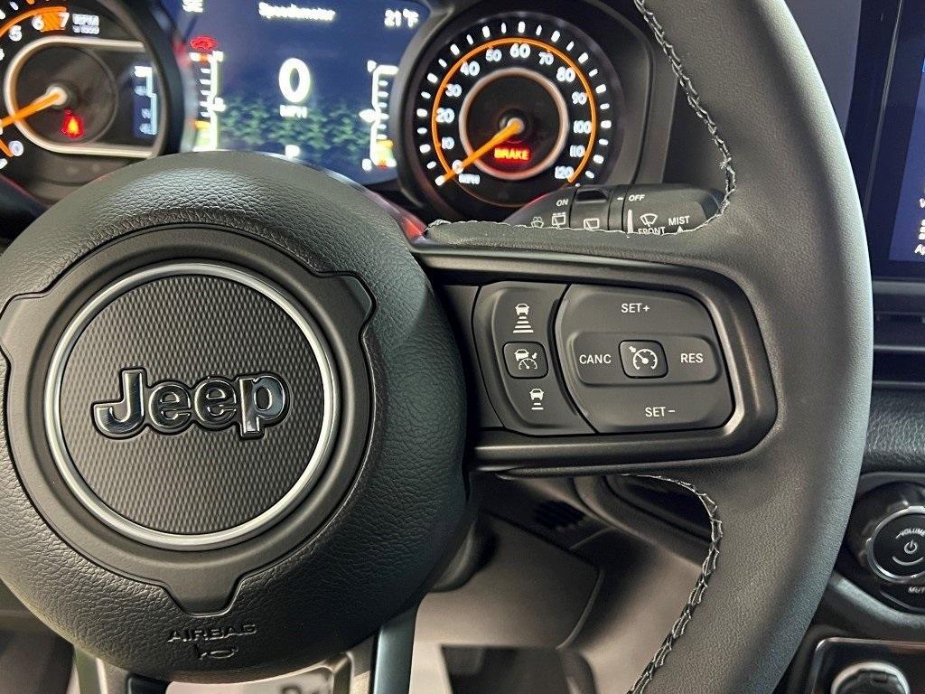new 2025 Jeep Wrangler car, priced at $46,112