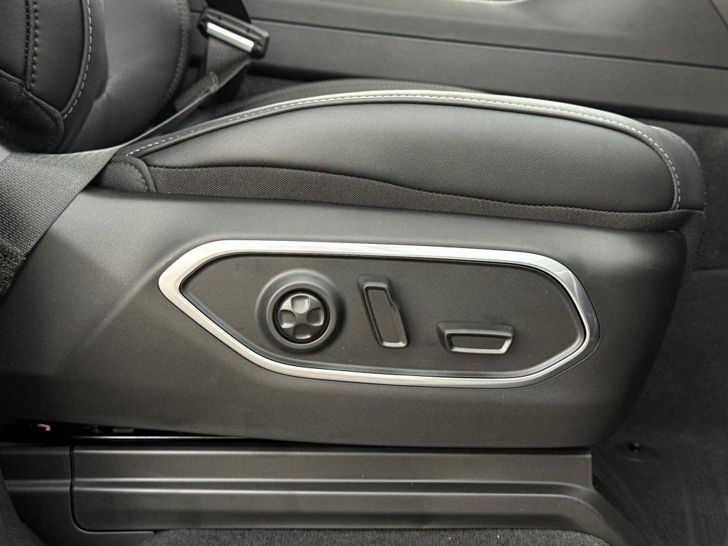 new 2025 Jeep Wagoneer L car, priced at $74,514