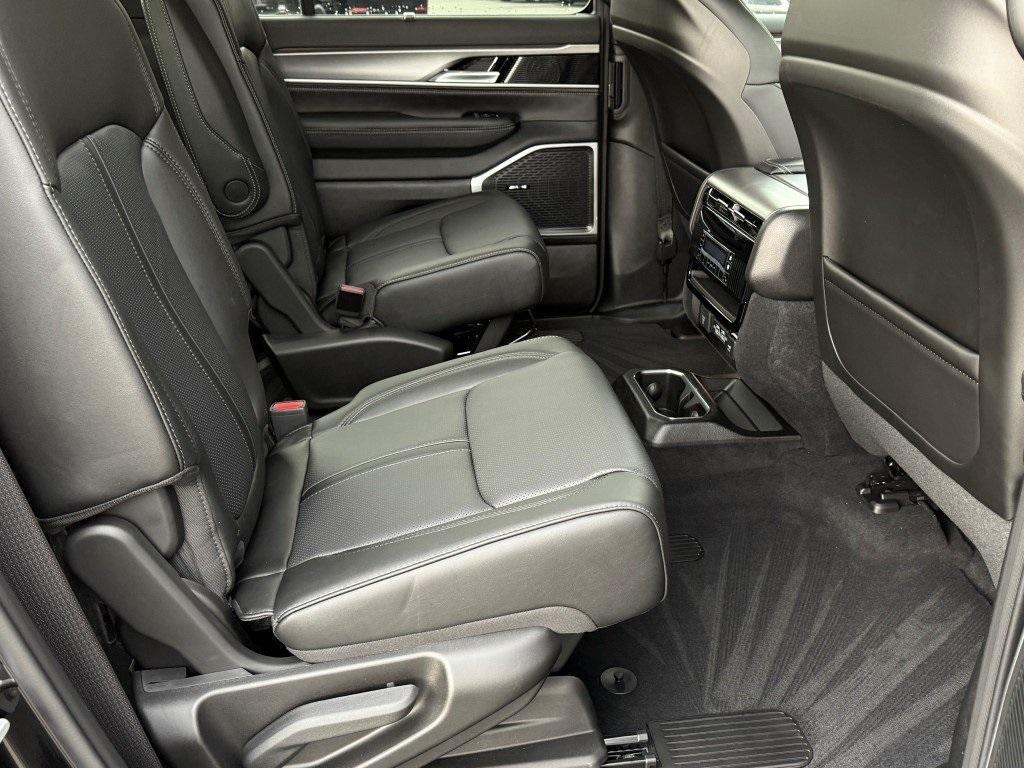 new 2025 Jeep Wagoneer L car, priced at $74,514