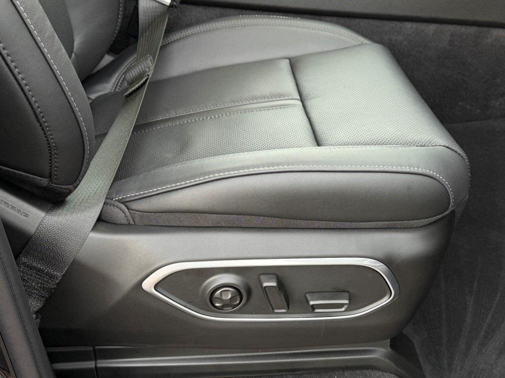 new 2025 Jeep Wagoneer L car, priced at $74,514