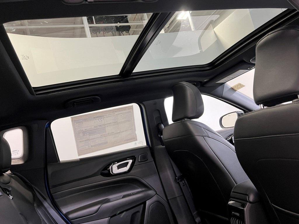 new 2025 Jeep Compass car, priced at $33,526