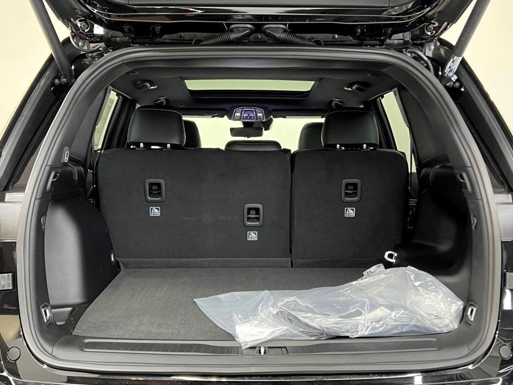 new 2025 Jeep Grand Cherokee car, priced at $46,077