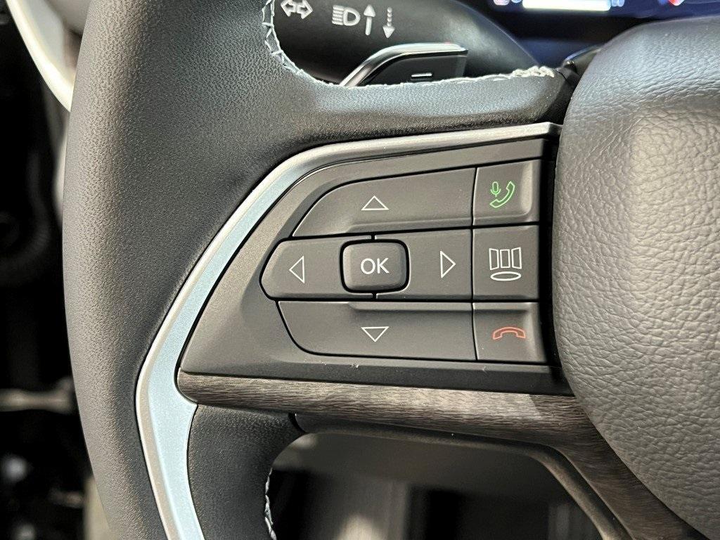 new 2025 Jeep Grand Cherokee car, priced at $46,077