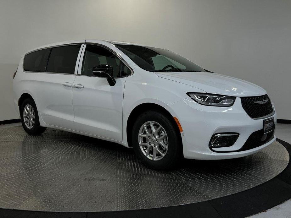 new 2025 Chrysler Pacifica car, priced at $42,082