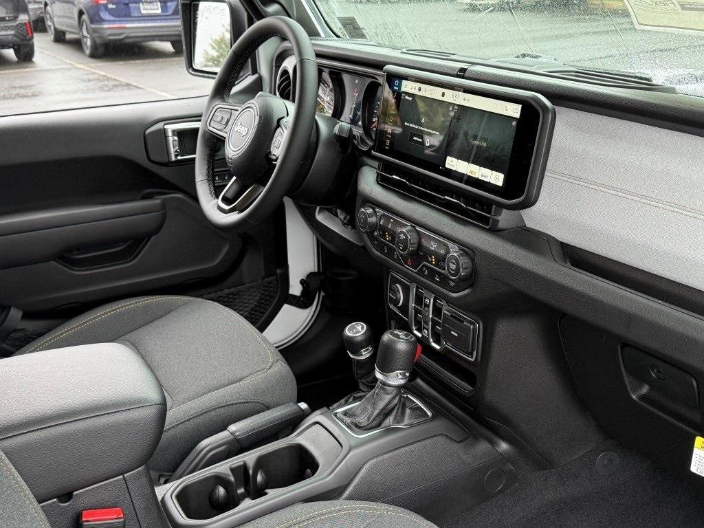 new 2025 Jeep Wrangler car, priced at $42,525
