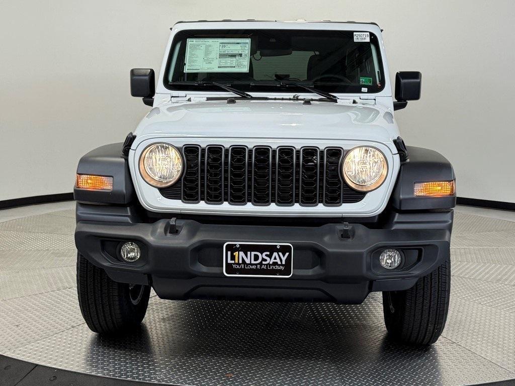 new 2025 Jeep Wrangler car, priced at $42,525