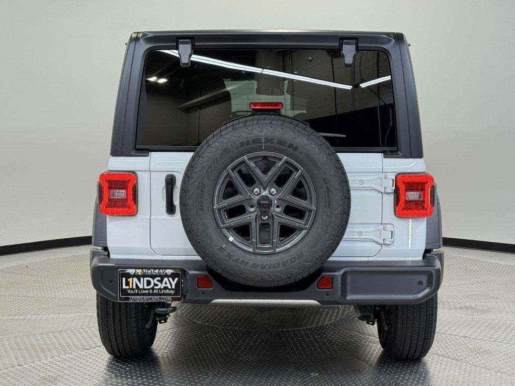 new 2025 Jeep Wrangler car, priced at $42,525
