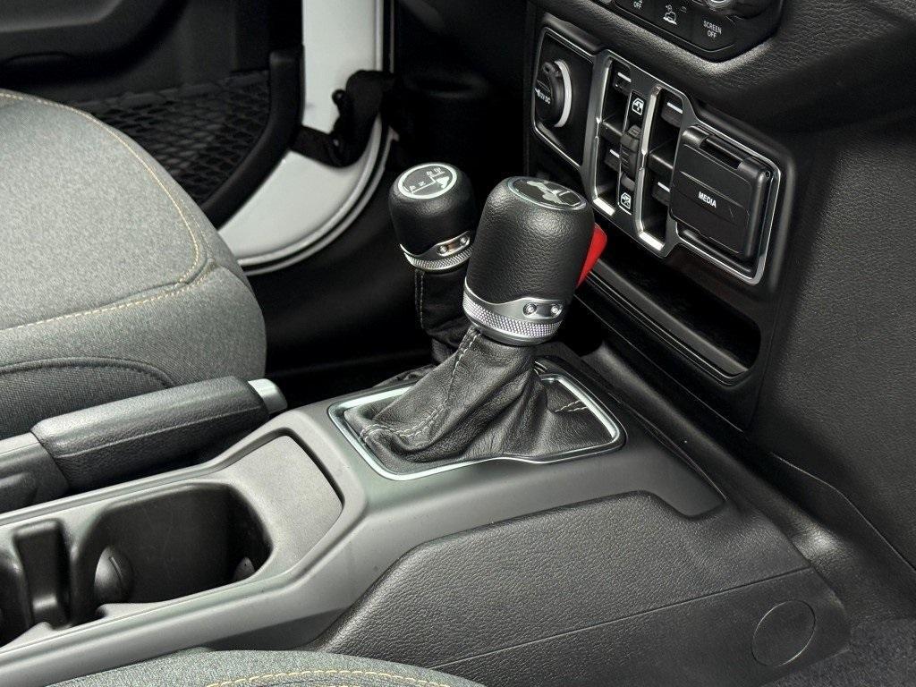 new 2025 Jeep Wrangler car, priced at $42,525