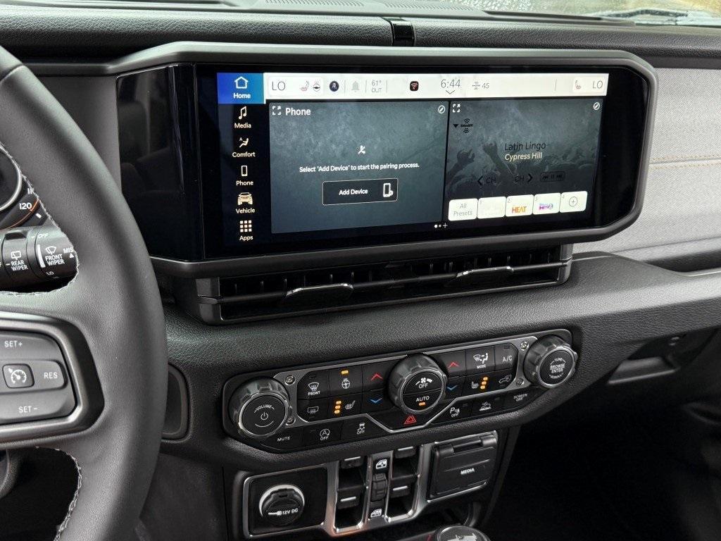 new 2025 Jeep Wrangler car, priced at $42,525