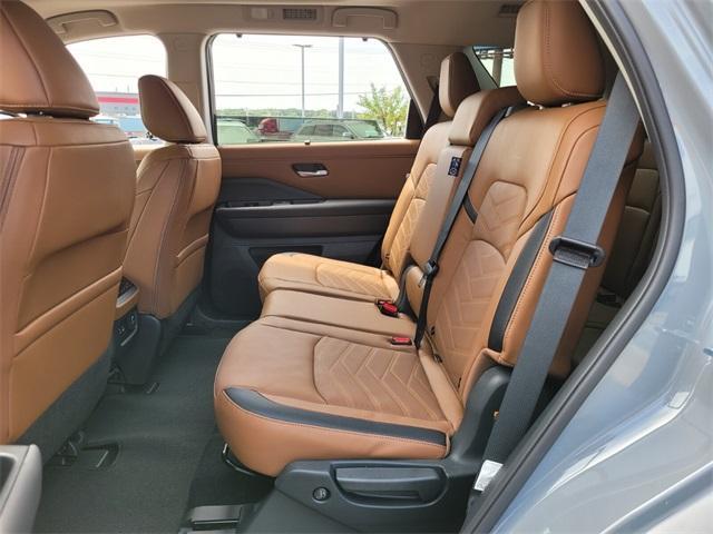 new 2025 Nissan Pathfinder car, priced at $48,235