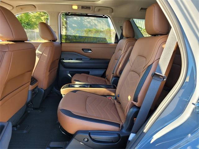 new 2025 Nissan Pathfinder car, priced at $43,045