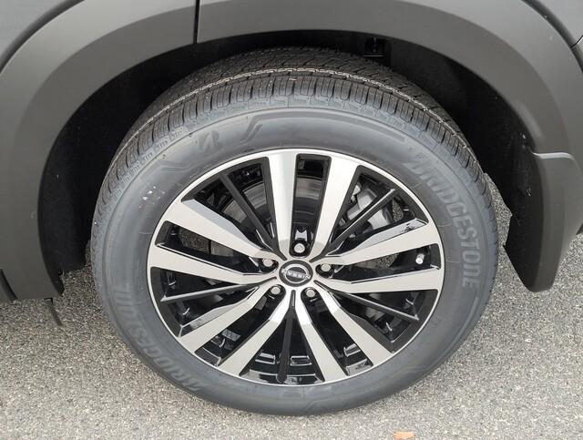 new 2025 Nissan Pathfinder car, priced at $41,620