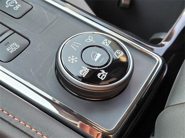 new 2025 Nissan Pathfinder car, priced at $37,961