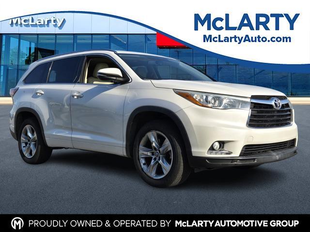 used 2016 Toyota Highlander car, priced at $19,184