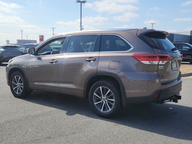 used 2017 Toyota Highlander car, priced at $22,900