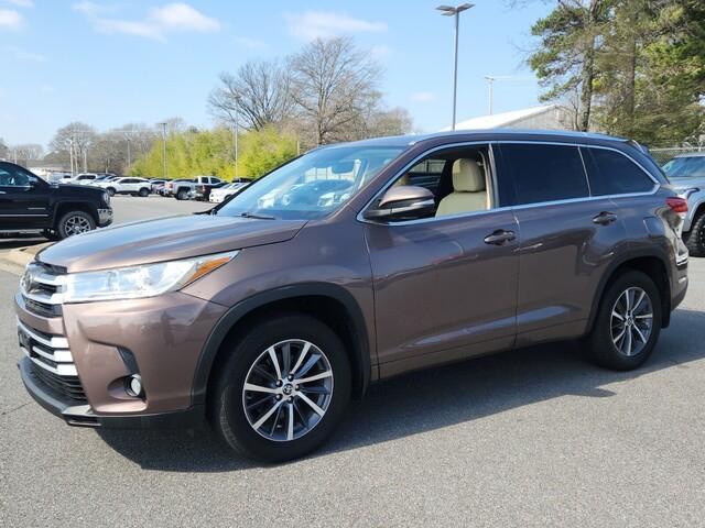 used 2017 Toyota Highlander car, priced at $22,900