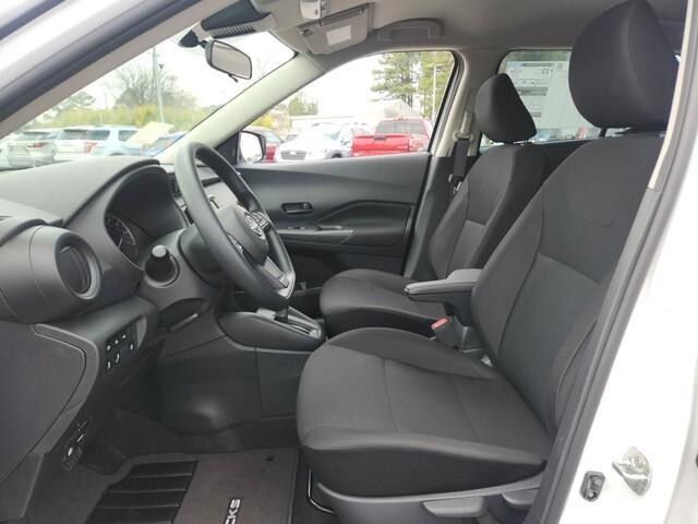 new 2025 Nissan Kicks Play car, priced at $23,760