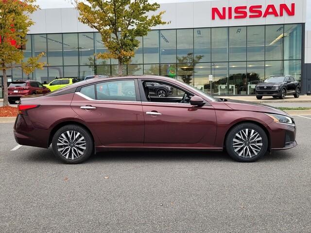 used 2023 Nissan Altima car, priced at $18,757