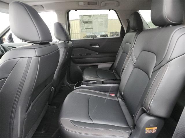 new 2025 Nissan Pathfinder car, priced at $44,608