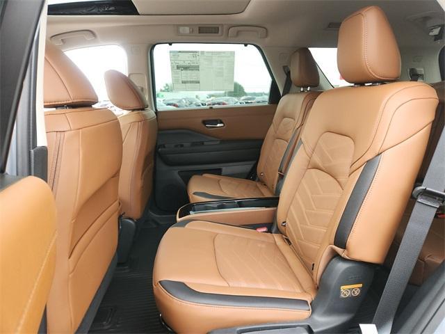 new 2025 Nissan Pathfinder car, priced at $51,052