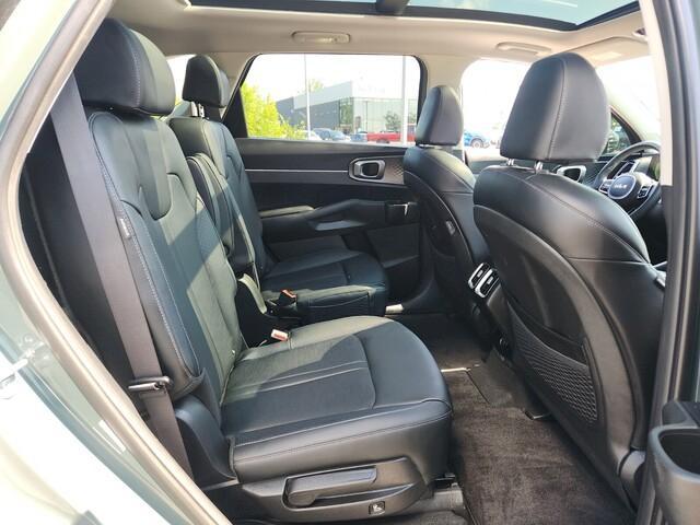 used 2025 Kia Sorento Hybrid car, priced at $36,360