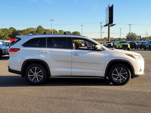used 2018 Toyota Highlander car, priced at $18,794
