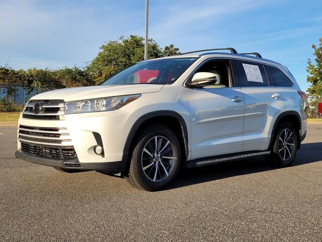 used 2018 Toyota Highlander car, priced at $18,794