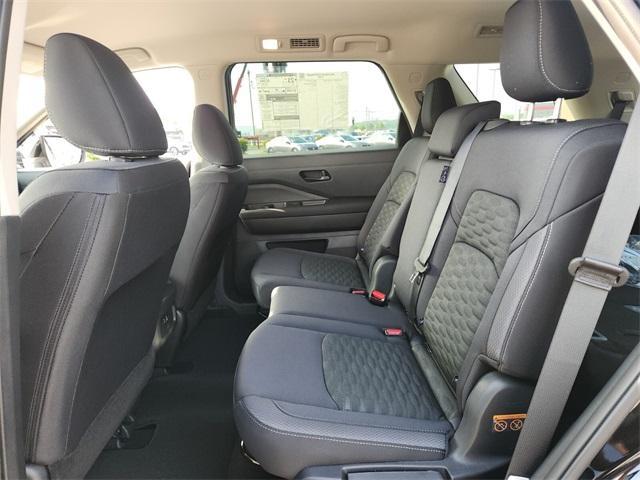 new 2025 Nissan Pathfinder car, priced at $36,277