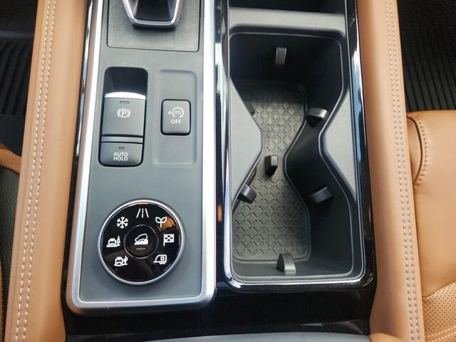 new 2025 Nissan Pathfinder car, priced at $51,672