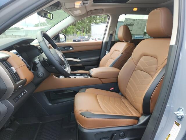 new 2025 Nissan Pathfinder car, priced at $51,672