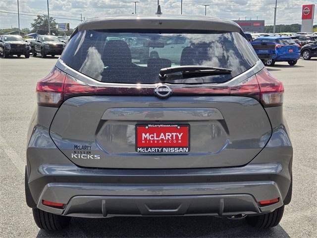 new 2025 Nissan Kicks Play car, priced at $22,044