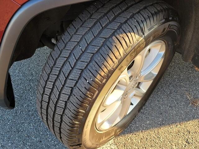 used 2021 Jeep Grand Cherokee car, priced at $16,298