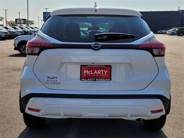 new 2025 Nissan Kicks Play car, priced at $22,044