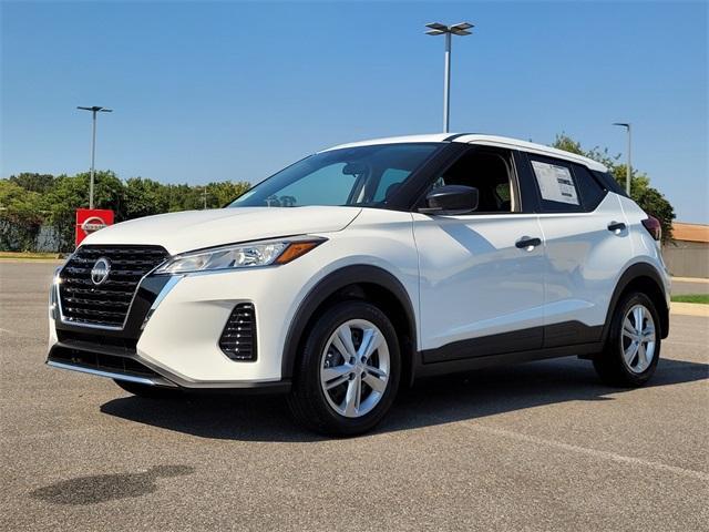 new 2025 Nissan Kicks Play car, priced at $22,044