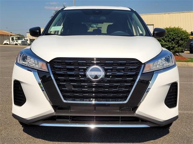 new 2025 Nissan Kicks Play car, priced at $22,044