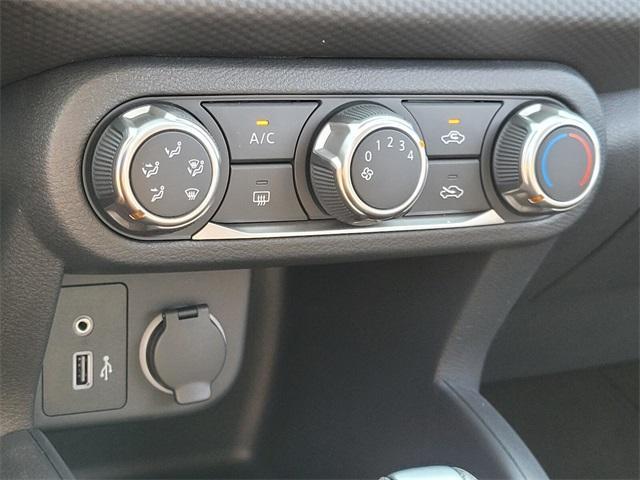 new 2025 Nissan Kicks Play car, priced at $22,044