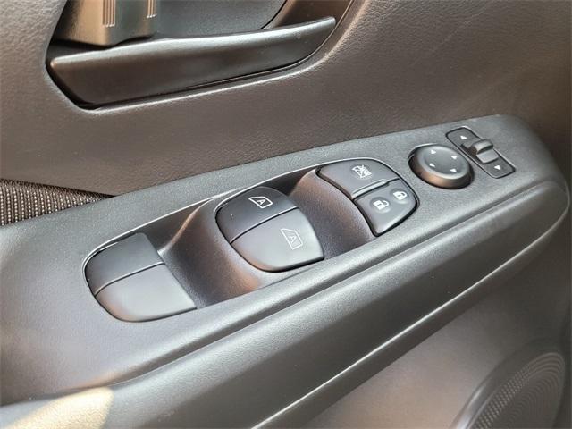 new 2025 Nissan Kicks Play car, priced at $22,044