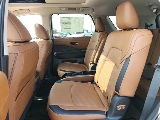 new 2025 Nissan Pathfinder car, priced at $51,179