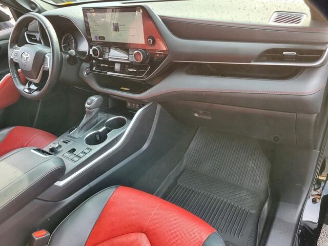 used 2023 Toyota Highlander car, priced at $39,900
